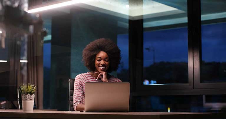 IT-Managed-Services-Woman-On-Laptop